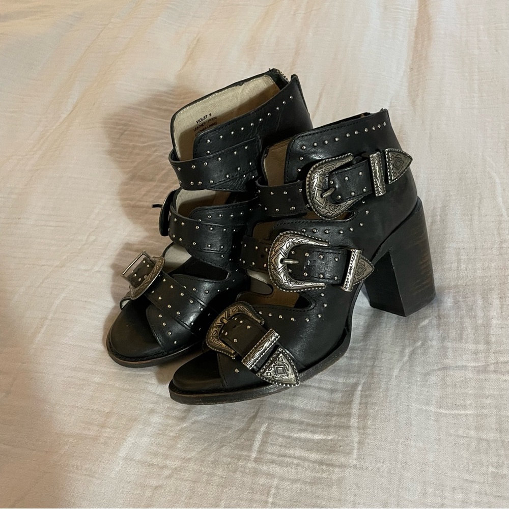 Freebird black heels- violet style